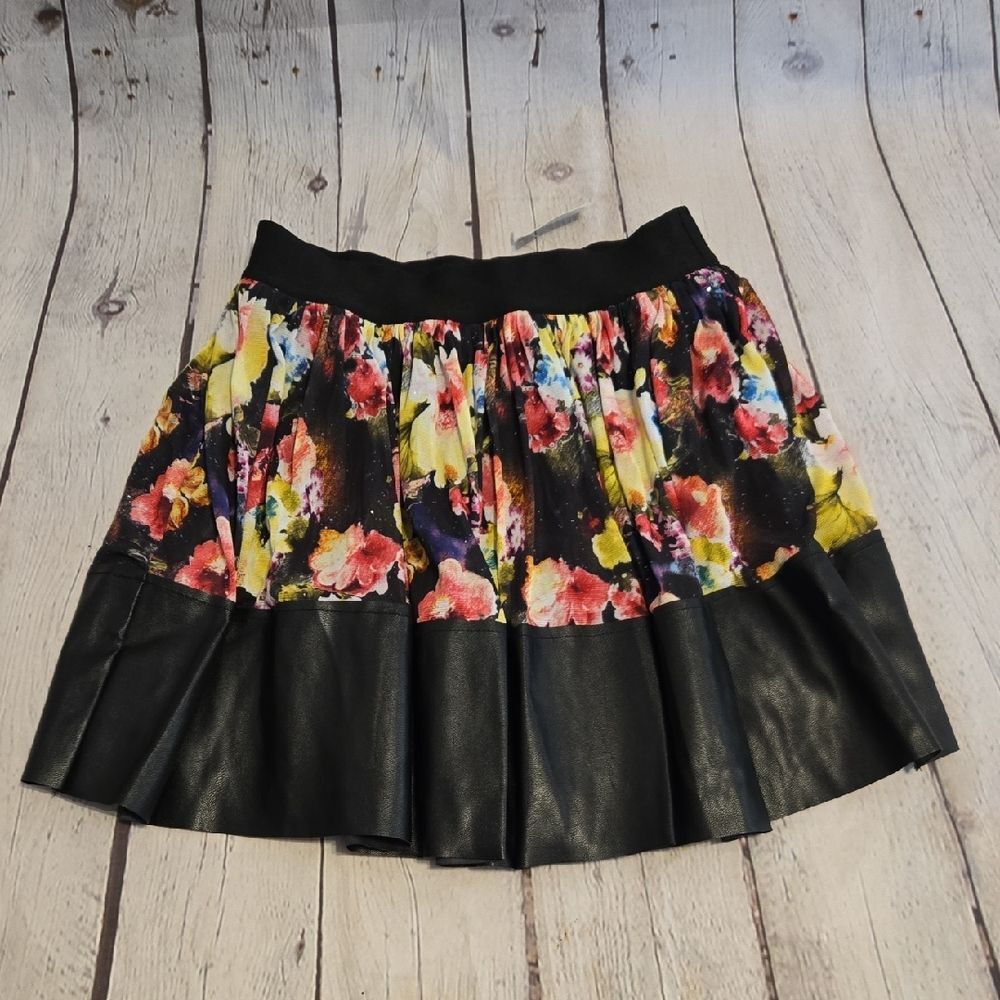 Girl's Kidpik Skirt NWT size S